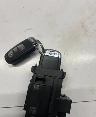 Audi A4 S4 B8 8K Ignition lock 8K0909131D