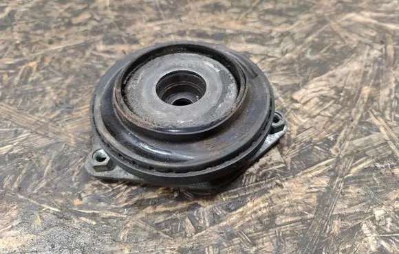Mercedes-Benz B W245 Front upper strut mount A1693200073