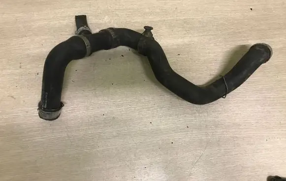 Mercedes-Benz C W203 Engine coolant pipe/hose