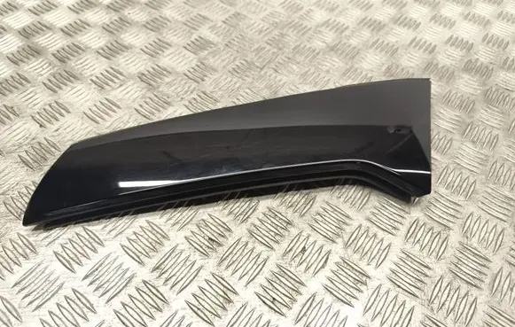 Opel Astra K Tailgate trim 332155568