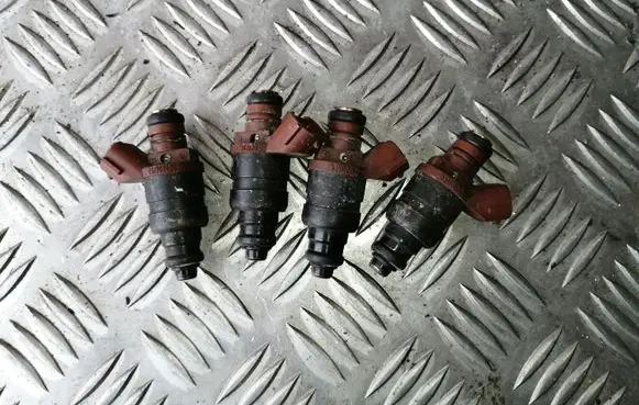 Skoda Fabia Mk1 (6Y) Fuel injectors set 047906031C