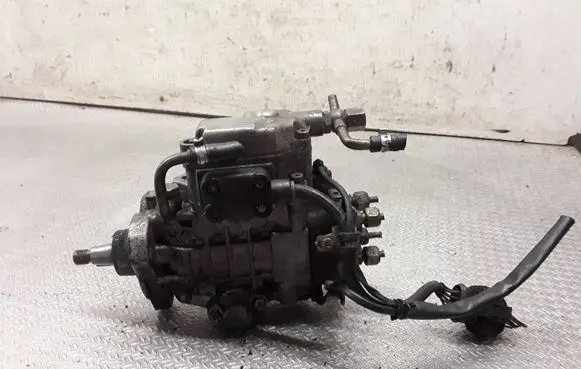 Audi A4 S4 B5 8D Fuel injection high pressure pump 0460404969 028130115A