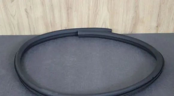 Mercedes-Benz SLK R172 Front door rubber seal 1726970051 A1726970051