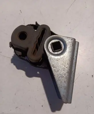 Nissan Juke II F16 Muffler mount bracket/holder 206400551R