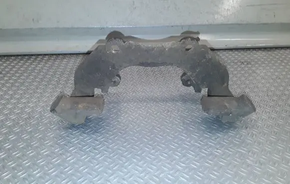 Ford C-MAX I Front Brake Caliper Pad/Carrier 
