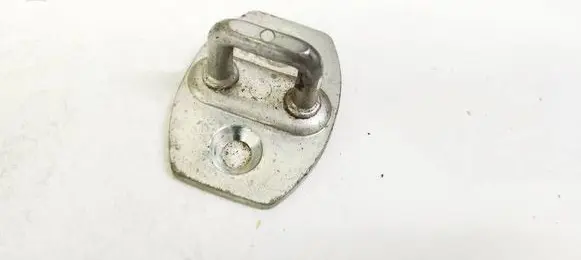 Toyota Corolla Verso AR10 Front door lock loop/hook striker 