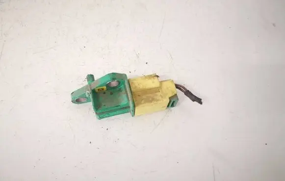 Volkswagen Golf V Airbag deployment crash/impact sensor 1K0909606C