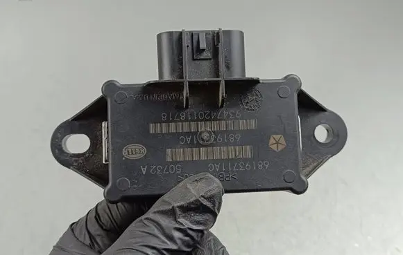 Jeep Renegade Fuel injection pump control unit/module 68193711AC 50732A 68193311AC
