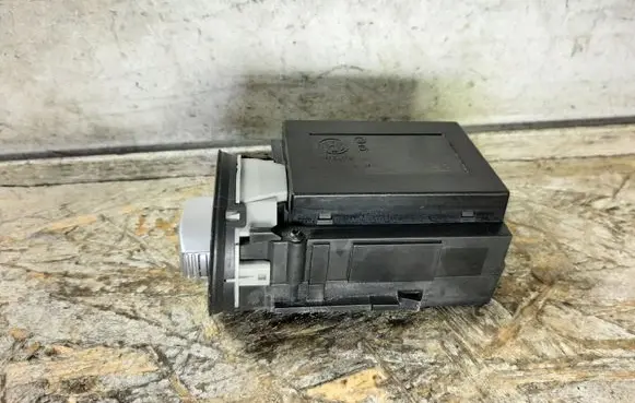 Volkswagen PASSAT B6 Ignition lock 3C0905843M