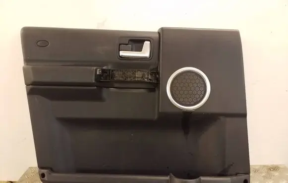 Land Rover Discovery 3 - LR3 Front door card panel trim 142937