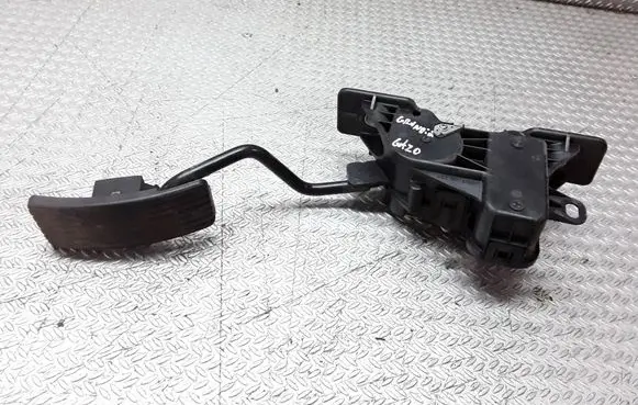 Mitsubishi Grandis Accelerator throttle pedal APM30005