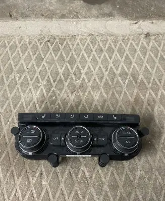 Volkswagen Golf VII Climate control unit 5G0907044R 5HB01118121