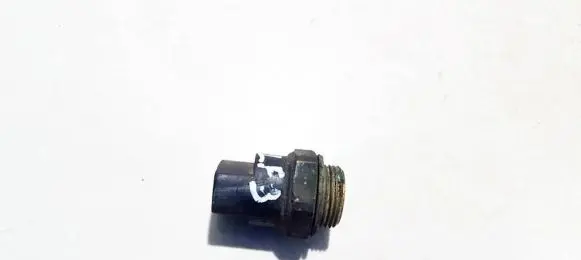 Volkswagen Golf III Coolant temperature sensor 