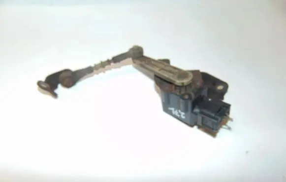 Land Rover Range Rover Sport L320 Air suspension front height level sensor RQH500570