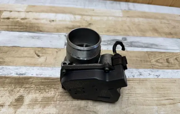 Volkswagen PASSAT CC Throttle valve 06F133062J 2310082227