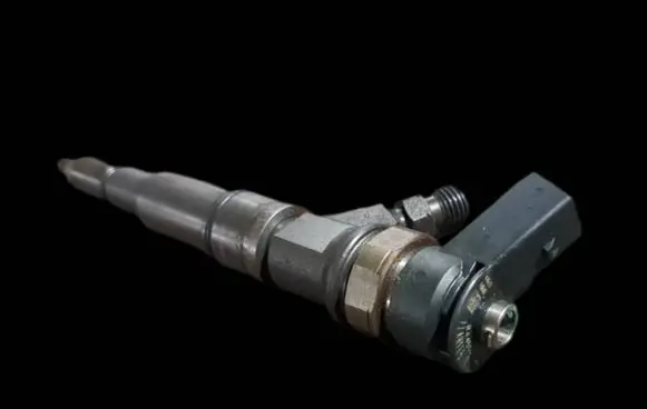 BMW 5 E60 E61 Fuel injector 7793836