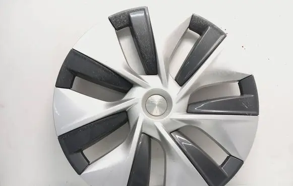 Tesla Model Y R20 wheel hub/cap/trim 104423500b