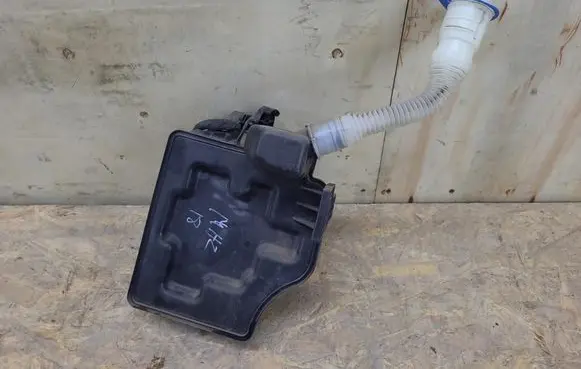 Volkswagen Polo V 6R Windshield washer fluid reservoir/tank 6RO955453E