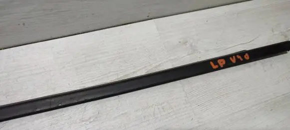 Volvo V40 Front door trim (molding)