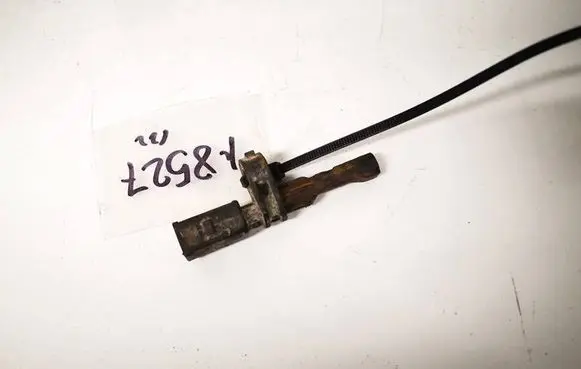 Volkswagen Caddy ABS brake wheel speed sensor 2K0927807