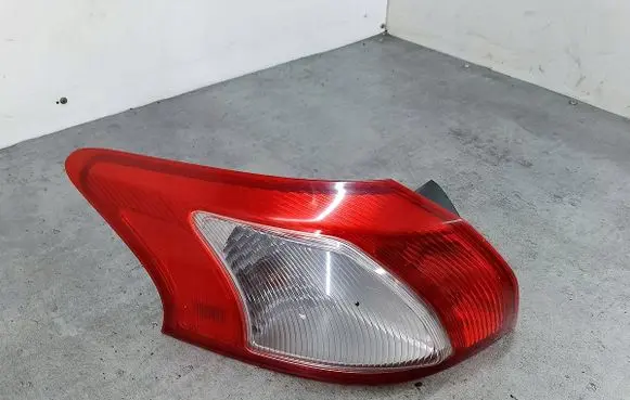 Rear/tail lights