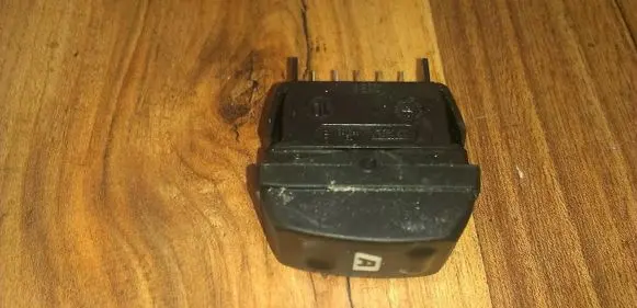 Citroen Xsara Picasso Electric window control switch 22681