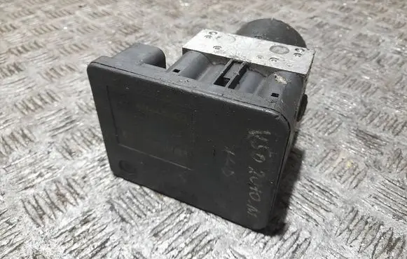 Volvo V50 ABS Pump 31274908 10096004343