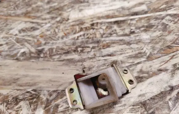 Mercedes-Benz S W140 Glass fitting brackets 