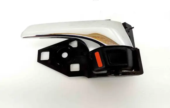 Toyota RAV 4 (XA40) Front door interior handle