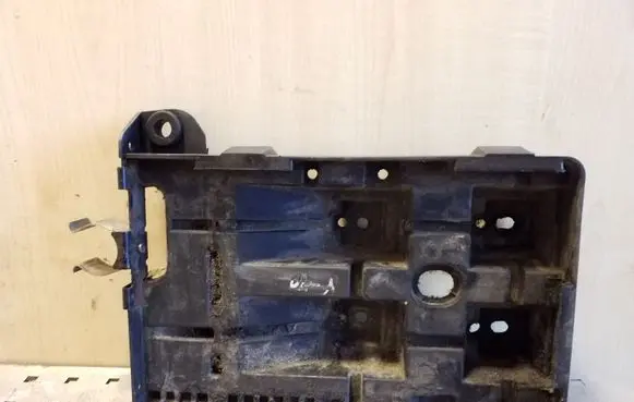 Volvo S40, V40 Battery tray 864205