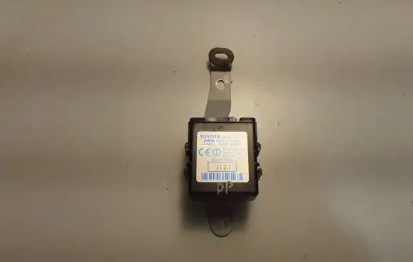 Toyota Prius (XW20) Door control unit/module 8999147010