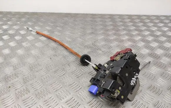 Audi A4 S4 B7 8E 8H Front door lock 4E2837016
