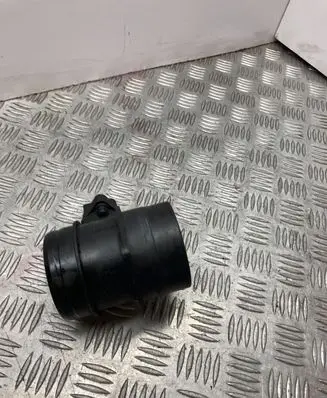 Skoda Octavia Mk2 (1Z) Mass air flow meter 0281002461