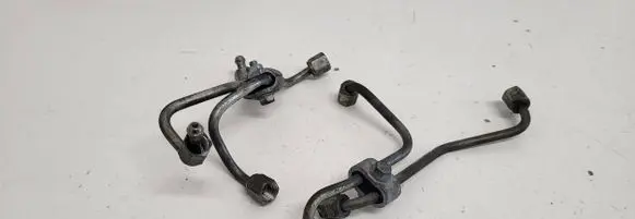 Toyota Avensis T270 Fuel injector supply line/pipe 