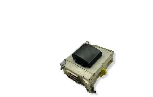 Lexus GS 300 350 430 450H Fuse module 8273030272 9896 6I221274