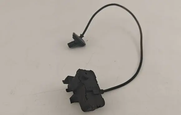 Volkswagen Beetle A5 Fuel tank cap lock motor 5C5810773B 260417104325