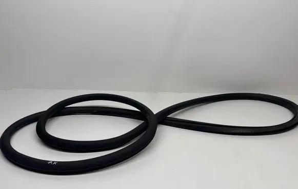 Volkswagen Caddy Front door rubber seal 2K0837911F