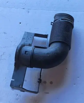 Audi Q3 8U Air intake duct part 8U0129618C 1KD805962