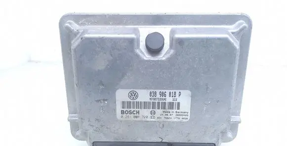 Volkswagen PASSAT B5 Engine control unit/module 038906018P 0281001720