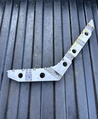 Infiniti M30 Rear bumper mounting bracket 852201MA0A