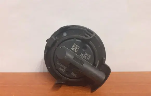 Volkswagen Golf VII Airbag deployment crash/impact sensor 6347 5Q0959354