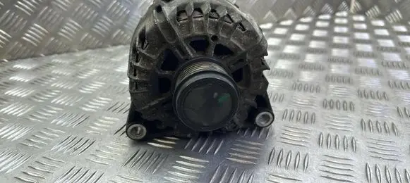 KIA Ceed Generator/alternator AV6N10300GC 30659390 214013481