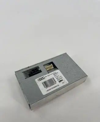 Audi Q7 4L Light module LCM 89393773 9377306926800122