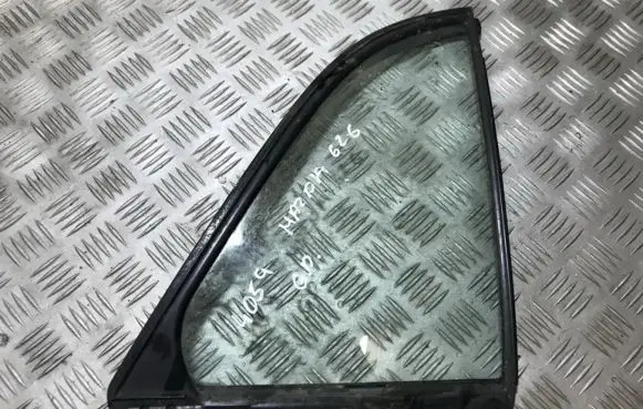 Rear vent window glass