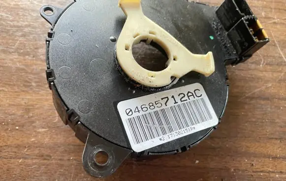 Chrysler Sebring (ST-22 - JR) Airbag slip ring squib (SRS ring) 04685712AC