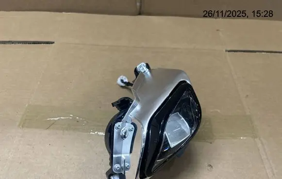 Mercedes-Benz E W212 Headlight part 18302001