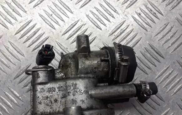 Mercedes-Benz 200 300 W123 Thermostat A6462000715