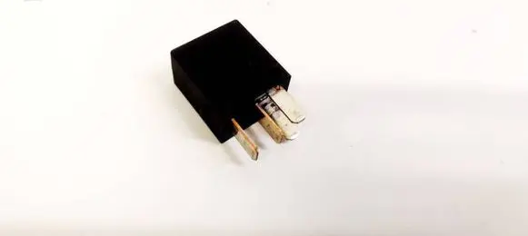 Volvo S40, V40 Other relay MB953382 V23074