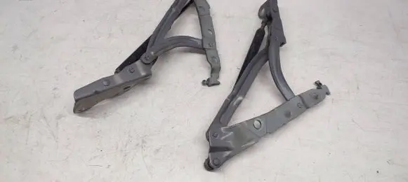 Volvo S40 Tailgate/trunk/boot hinge 30716249 30716248