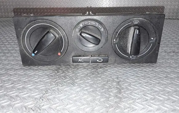 Volkswagen Golf IV Climate control unit